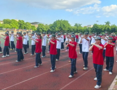 沁润每个心灵以学生为本打造高效讲堂师生结对定制学科成长方案
