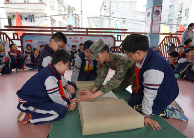 迷彩体会基地也是多部分协作继续深化国防教育实践的有力展现