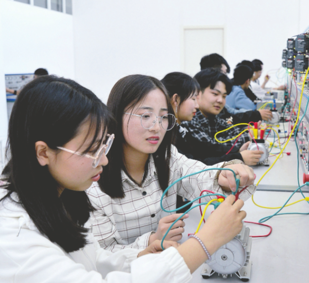 资源上的简略叠加更是对工作教育展开新形式的继续探索