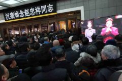 赵忠祥告别仪式举行，用《动物世界》配乐，杨