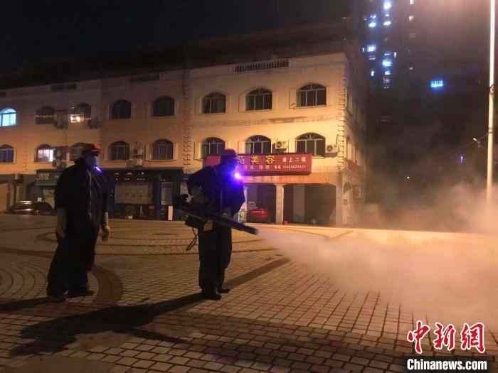  湖北宜昌城区开展全域喷洒消毒 减少病毒蔓延